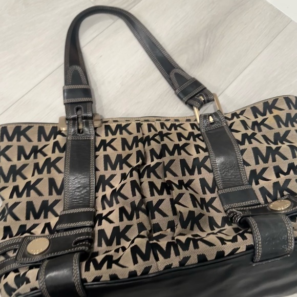 Michael Kors Shoulder Bag - Picture 5 of 5
